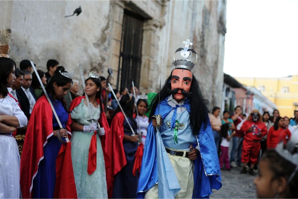 New Year’s Eve parade in Central America with people dressed as kings and queens.